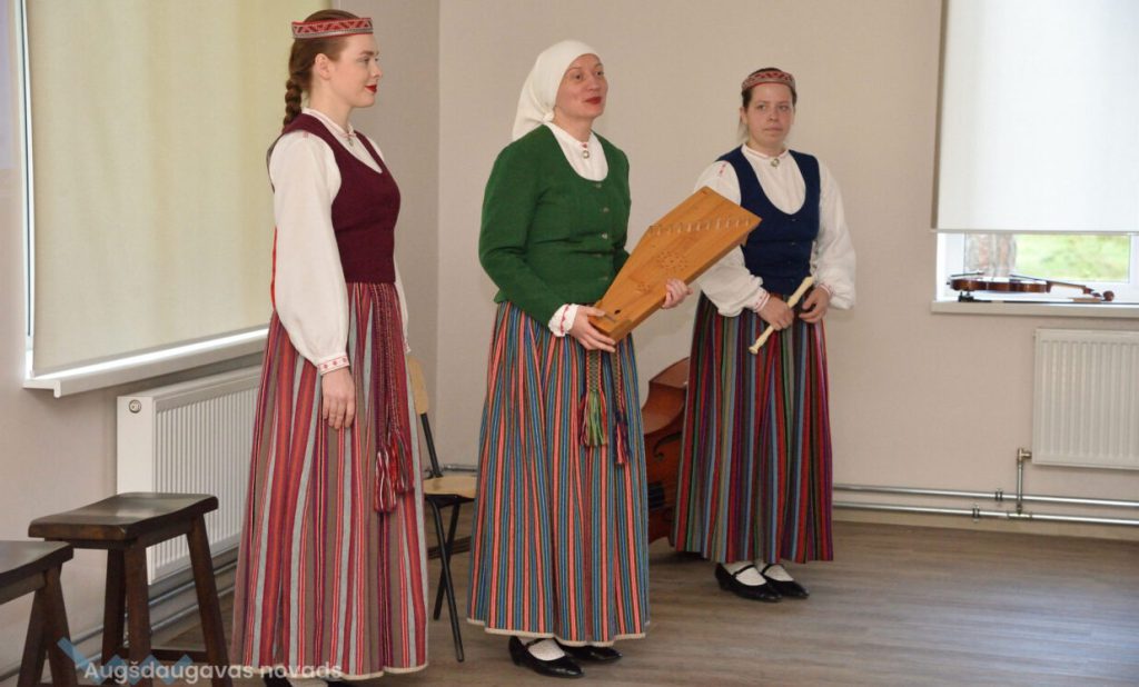 Folkloras kopa “Dyrbuni”